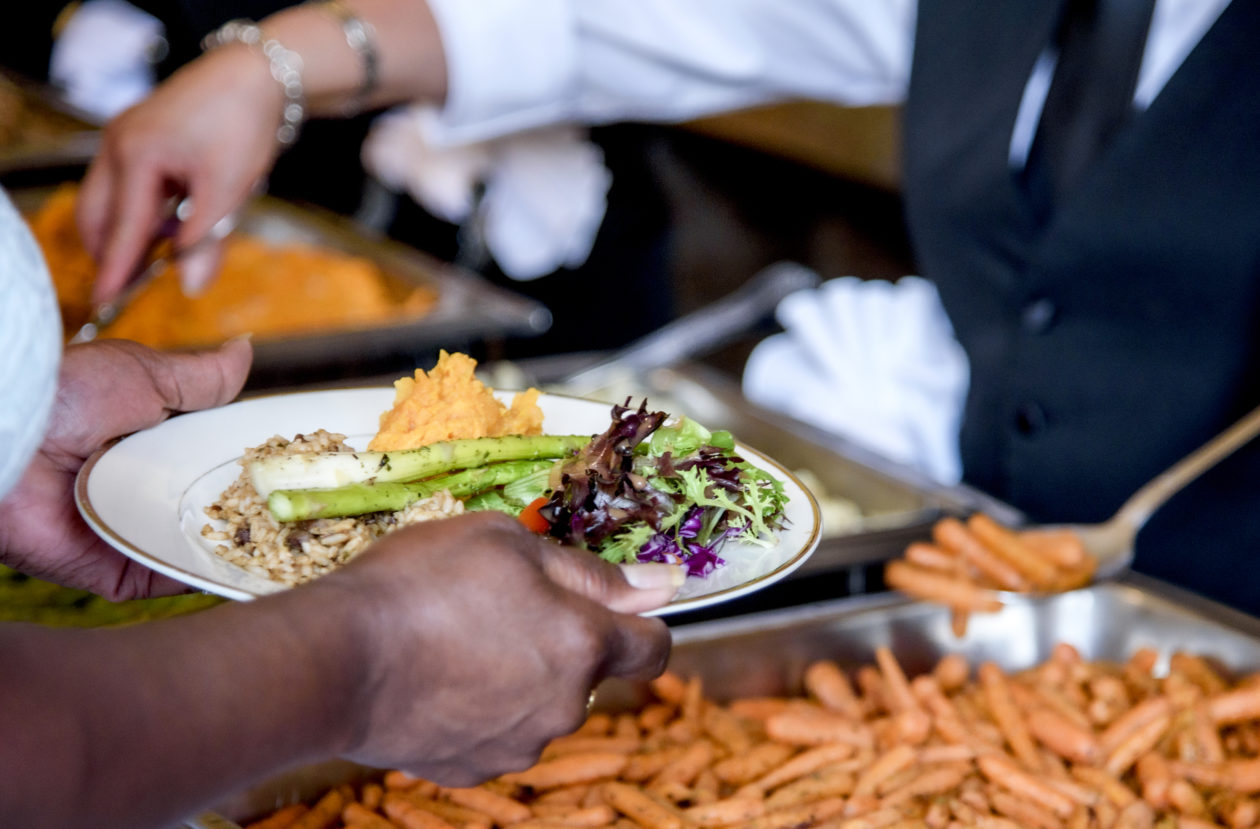 Pros and Cons: Family-Style vs. Buffet Wedding Reception – Caribbean
